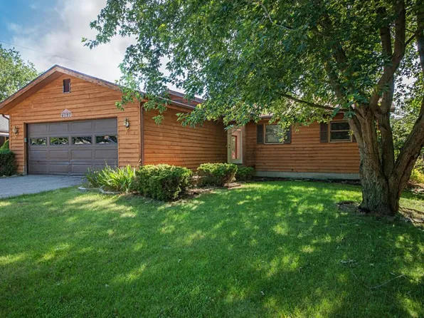 4197 2nd St, Stevensville, MI 49127