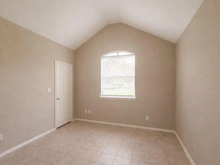 9104 N Green River Dr #A — Photo 26