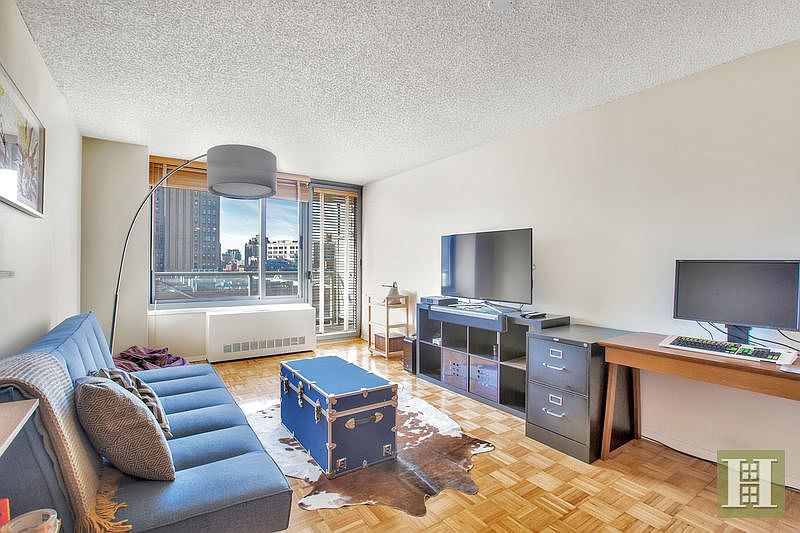 1st image of 270 W 17th St APT 7E