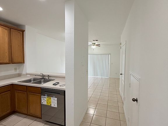 3rd image of 10824 Savannah Wood Dr