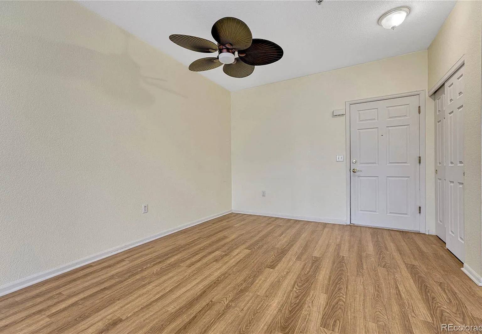 2 bed, 2.0 bath, 1119 sqft, $2,050 — Photo 3