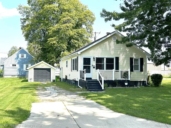 1906 21st St, Port Huron, MI 48060