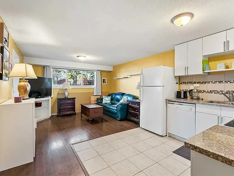6703 Huntsbay Rd NW — Photo 3