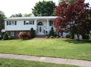 12 McKernan Ct, Wayne, NJ 07470