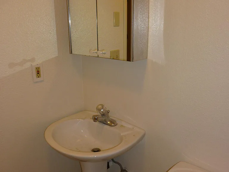 2703 E 19th St #2703 — Photo 11