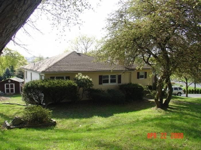 2nd image of 300 N Greenwood Ave