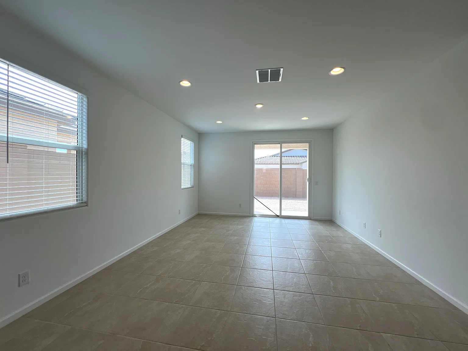 3 bed, 1609 sqft, $1,995 — Photo 3