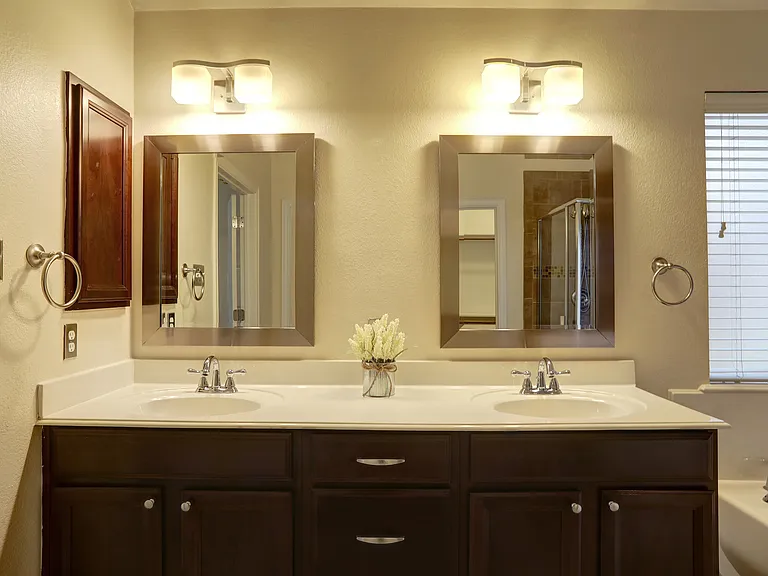 2804 Cascade Cove Dr — Photo 13