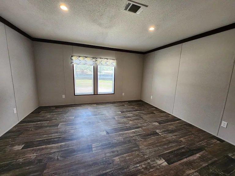 30408 Eastport Dr — Photo 16