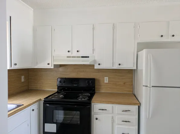 211 8th Ave Drive, 211 8th Avenue Dr SE #2, Hickory, NC 28602