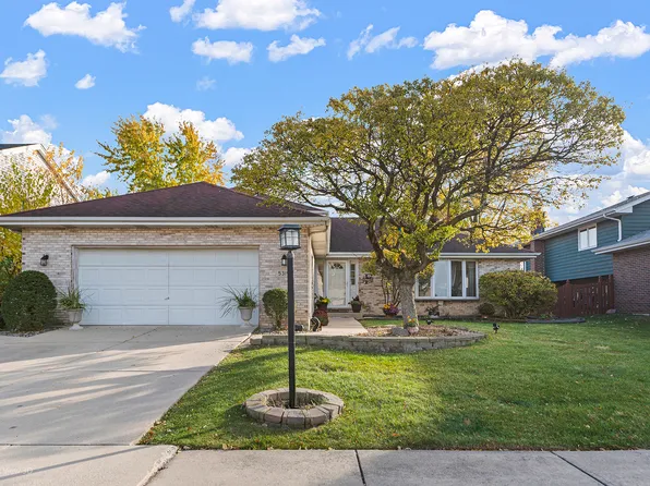5319 Martha Ln, Oak Forest, IL 60452