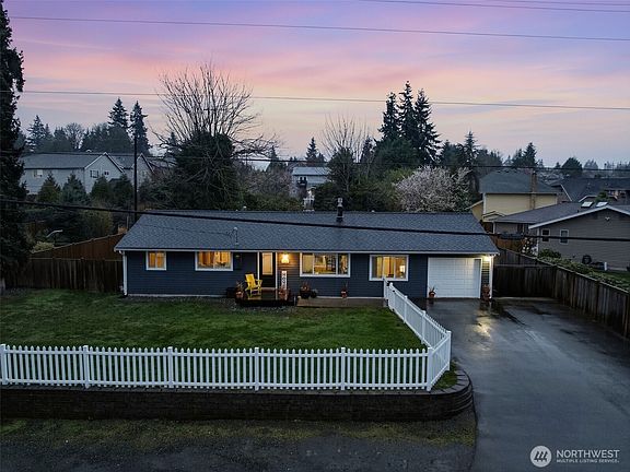5th image of 15304 Larch Way