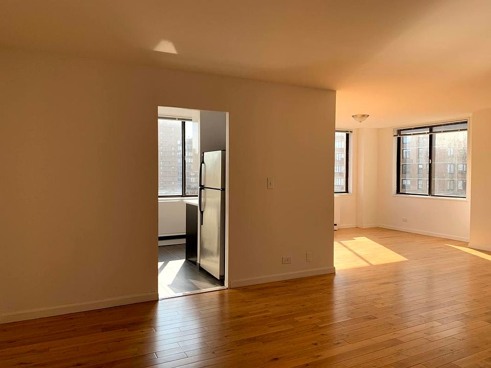 1st image of 200 E 33rd St APT 31e