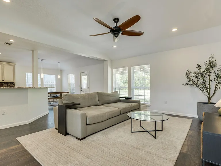 210 S Meadowlark St — Photo 8