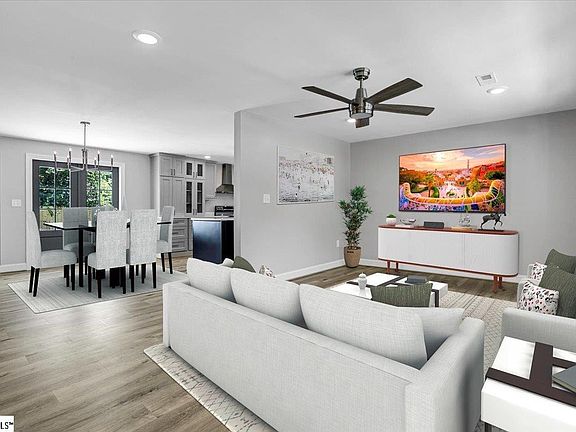4th image of 28 Blythewood Dr