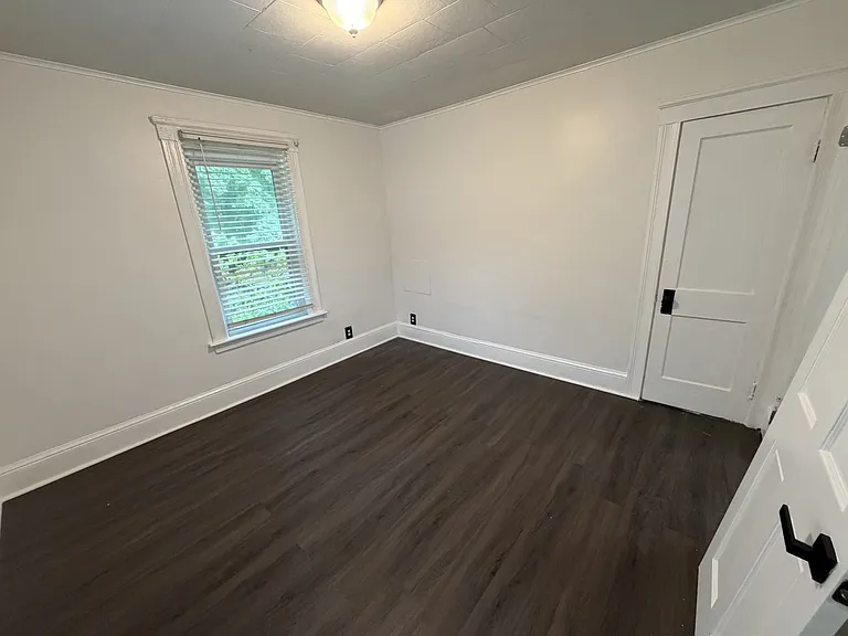 16 Branch Ave #2 — Photo 5