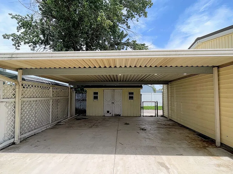 410 Crystal East Ave — Photo 18