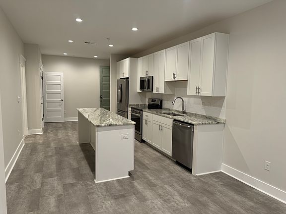 5th image of 322 W Brookland Park Blvd #201