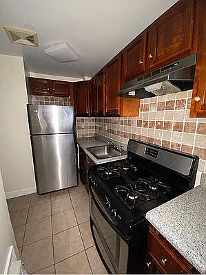 1st image of 433 Columbia St APT 101