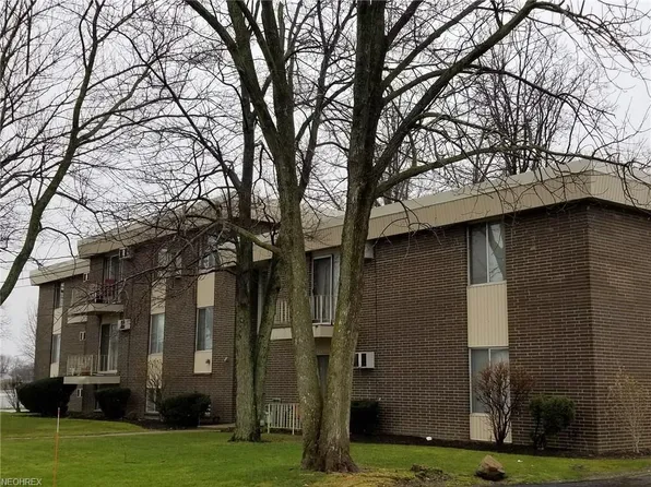 15218 Maple Park Dr APT 17, Maple Heights, OH 44137