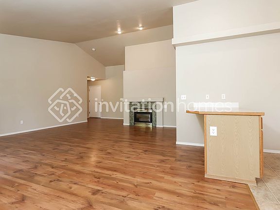 4th image of 10208 188th Street Ct E
