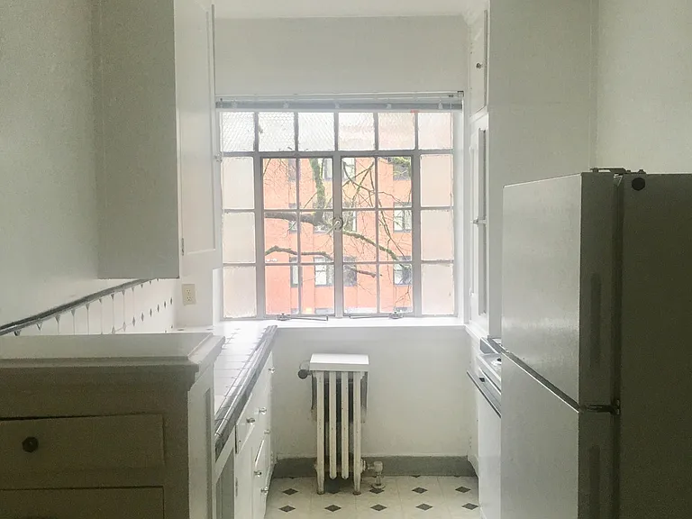 Metropolitan Apartments — Photo 37