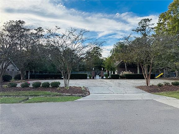 4th image of 17306 Paddock Cir