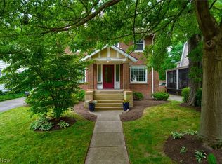 3024 E Overlook Rd, Cleveland Heights, OH 44118