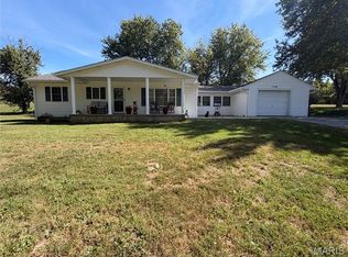 1338 Spring Dr, Herculaneum, MO 63048