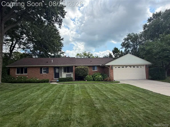 416 Barclay Rd, Grosse Pointe Farms, MI 48236
