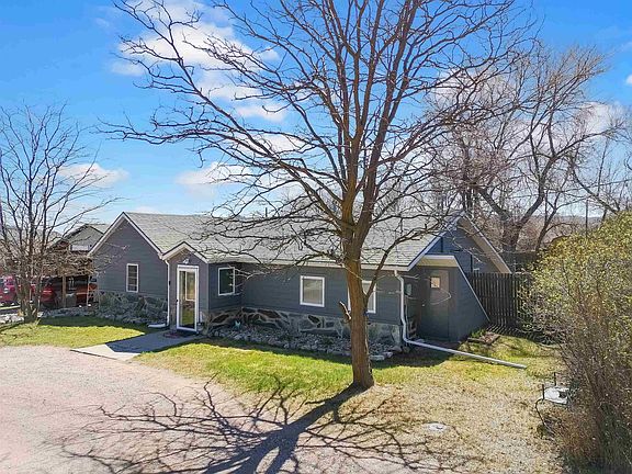 3rd image of 2329 Ely Ave