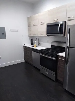 Rented by Aegis Realty Management Corp | media 3