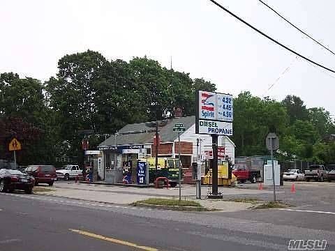2nd image of 535 Montauk Hwy