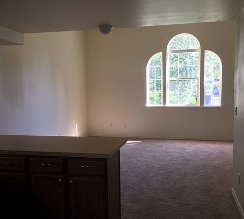 5th image of 1825 Pleasant St