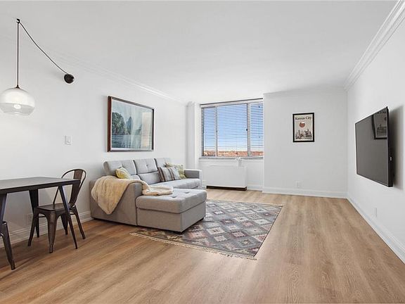 3rd image of 700 E 8th St Unit 15Q
