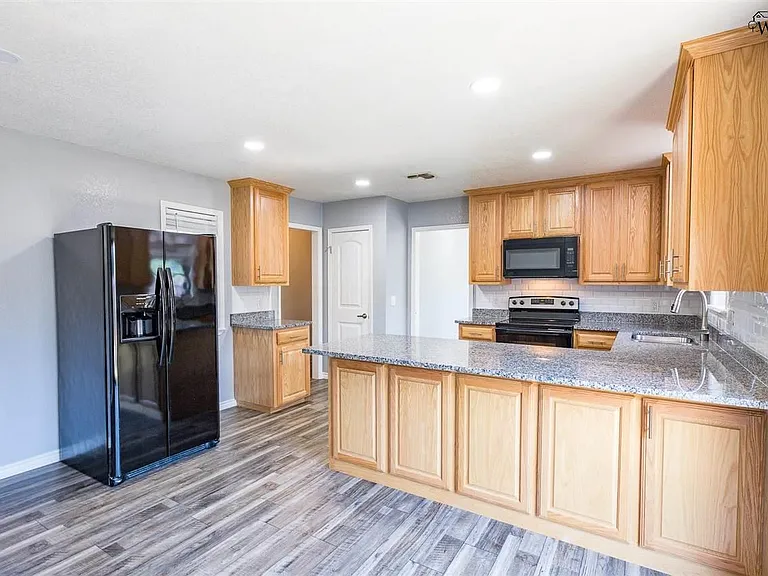 3035 Abbott Ave — Photo 13
