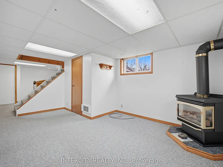 1A Sophia St — Photo 17