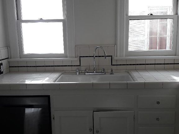 4th image of 216 Park Ave
