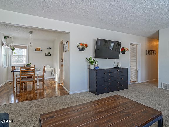 5th image of 515 22nd Ave S