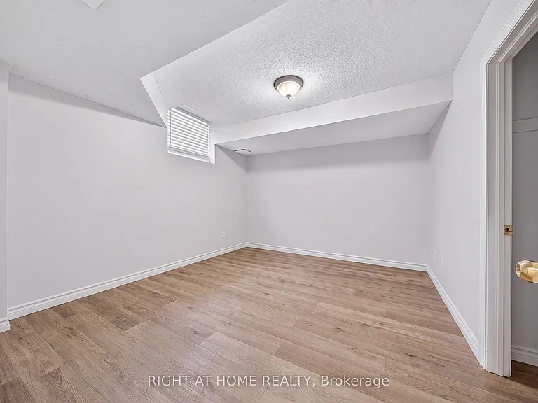 2085 Golden Briar Trl #2083 — Photo 13