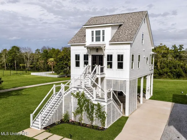 112 Cedar Ave, Pass Christian, MS 39571