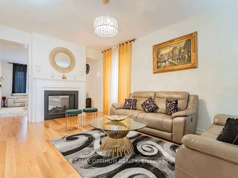 93 Padbury Trl #UPPER — Photo 2