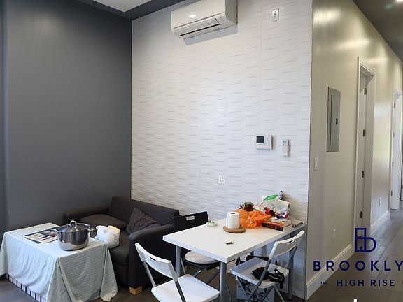 4th image of 989 Bedford Ave #4B
