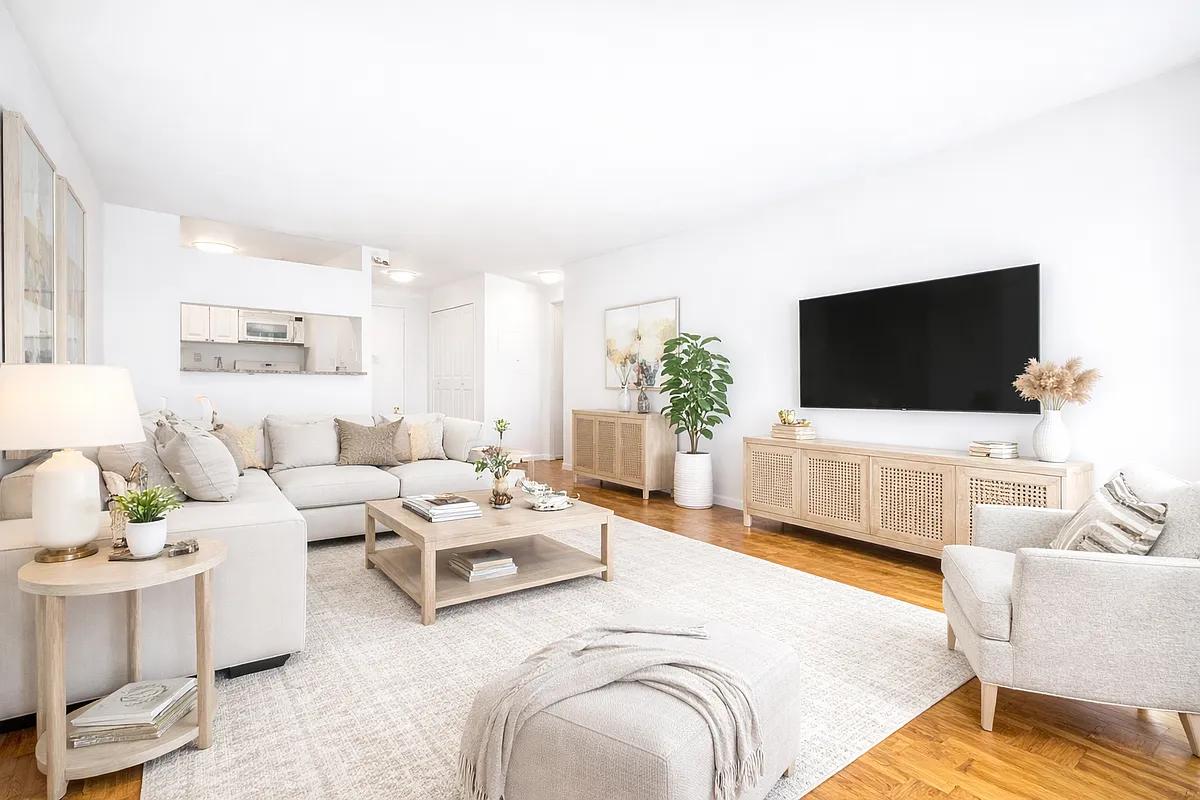 350 West 43rd Street 35-B