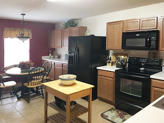 4th image of 728 Elizabeth Dr