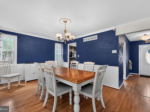 3rd image of 14 Crabapple Ct