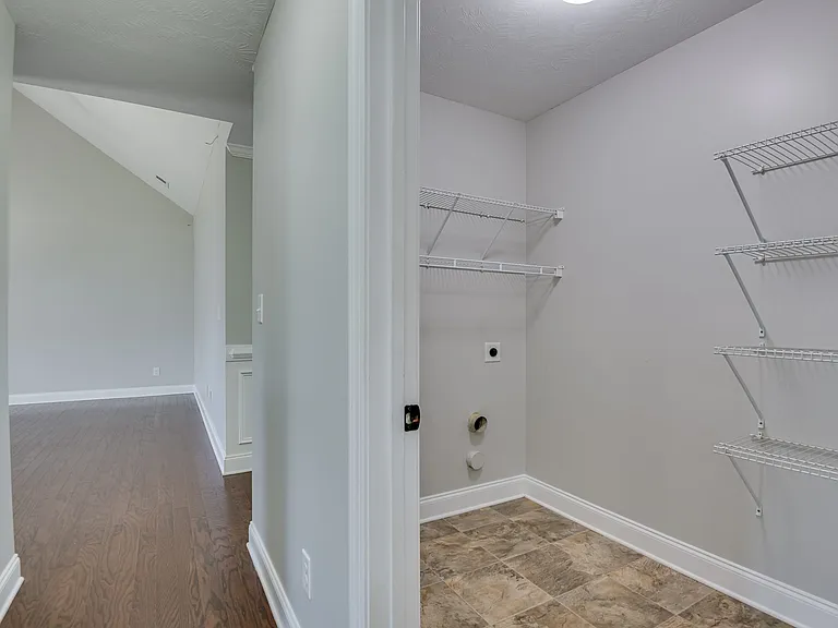 1721 Dunmore Ave — Photo 19