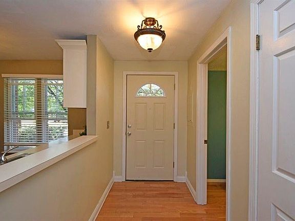 3rd image of 11 Griffin Ln
