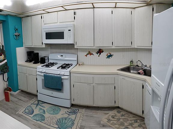 4th image of 5900 Shore Blvd S APT 202