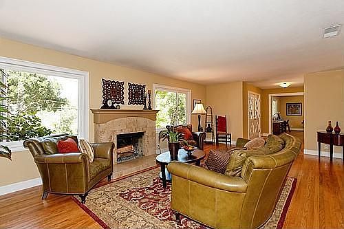3rd image of 48 Dolores Way